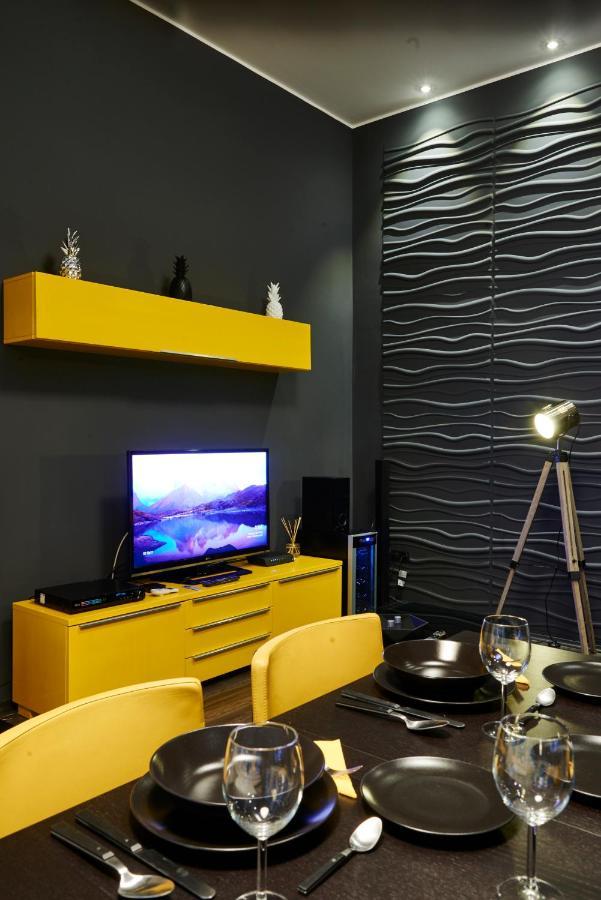 Central Location Yellow-Black Apartment Budapest Exterior photo